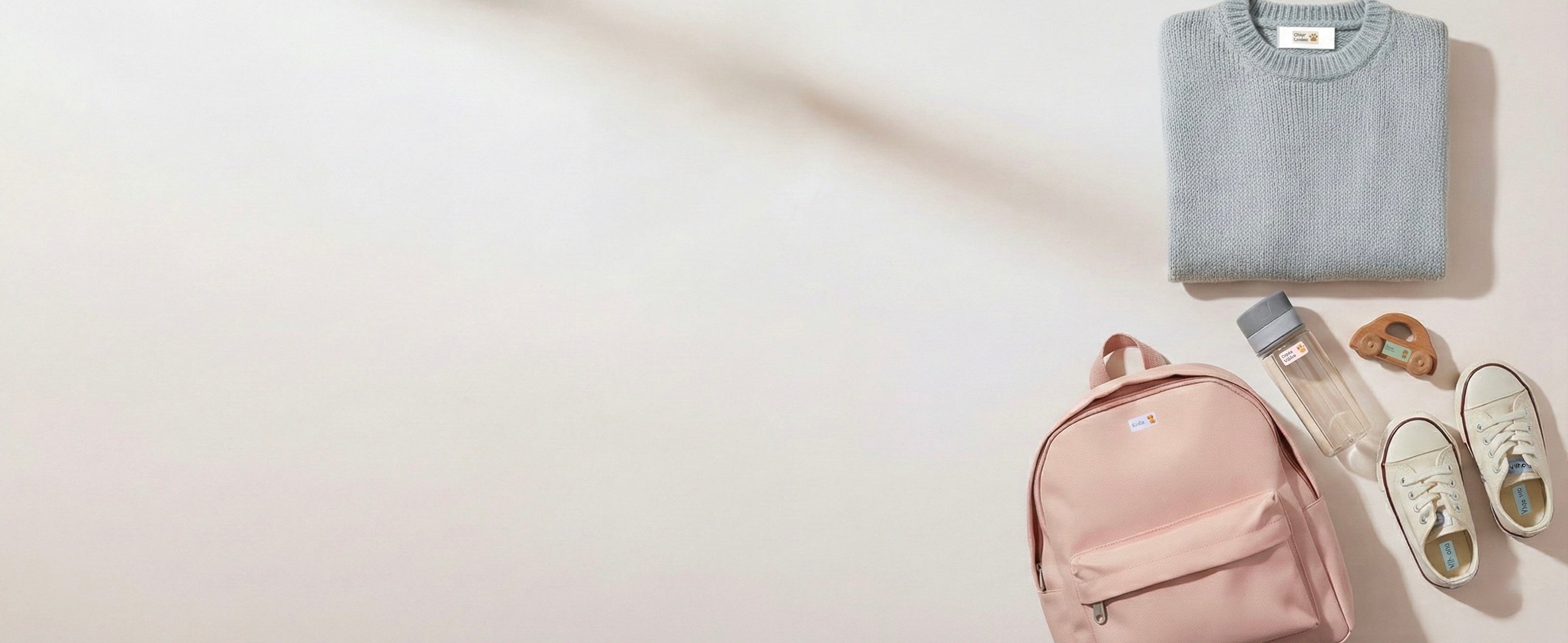 Pesunkestävä Nimitarra vaatteessa, nimitarra repussa, nimitarra juomapullossa, nimitarra kengissä, nimitarra lelussa